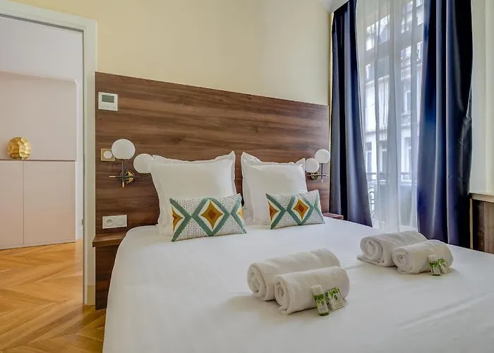 Daire Luxurious - Champs Elysees - With Ac *